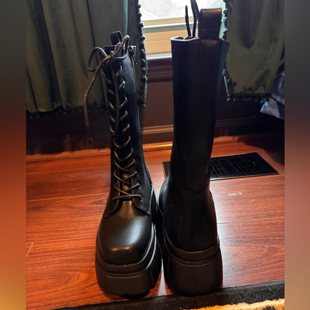 Size 6 pretty little thing black combat boots